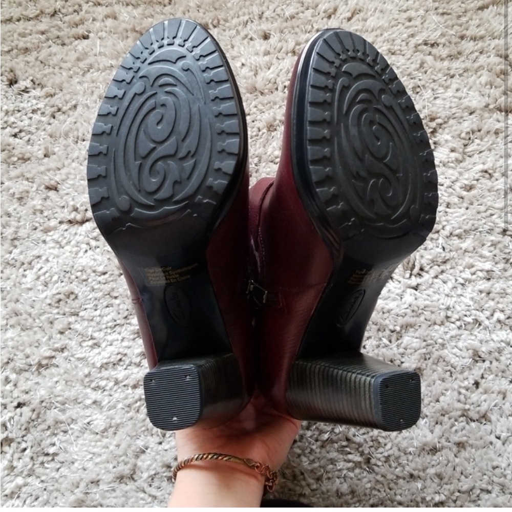 clarks burgundy leather booties - Picture 5 of 5